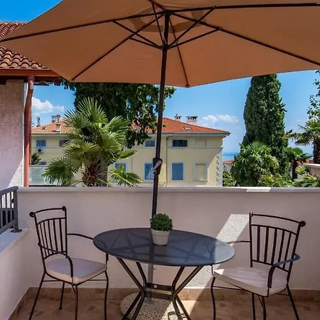 Апартаменты Follow Me *