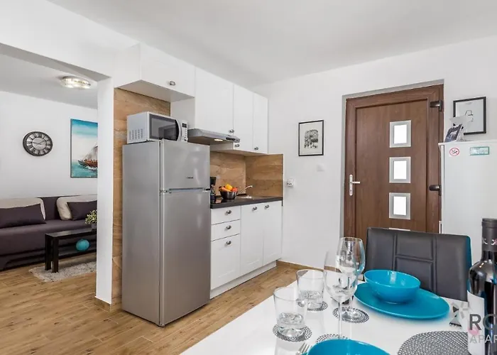 Apartman Follow Me *